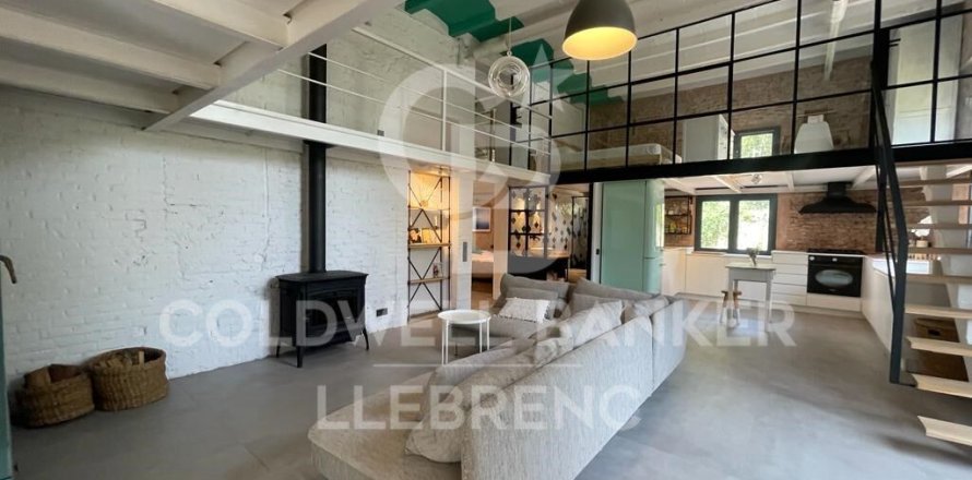 Duplex à Barcelona, Espagne 3 chambres, 125 m2 No. 179189