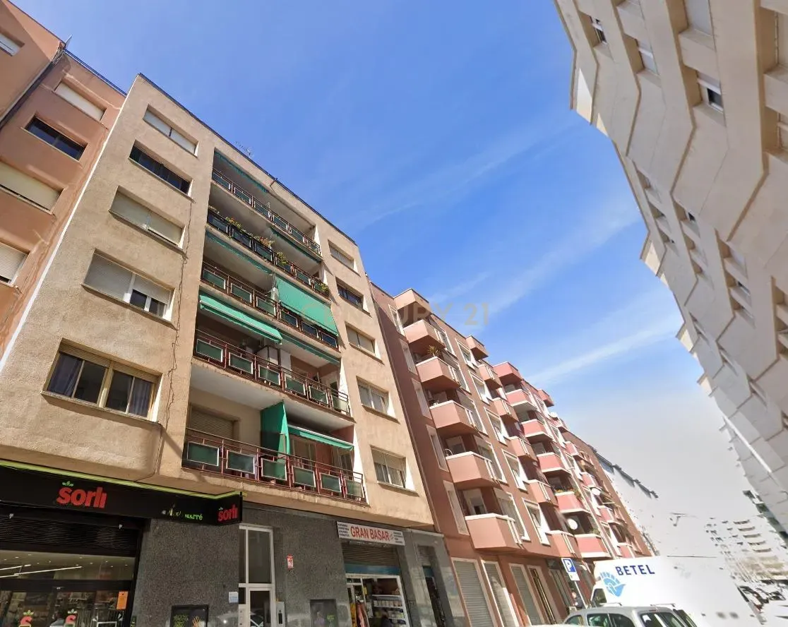 Retail store à Sabadell, Barcelona, Espagne 282 m2 No. 186558
