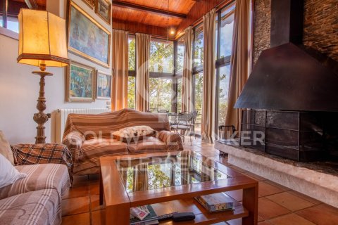 House for sale in Barcelona, Spain 6 bedrooms, 380 sq.m. No. 160431 - photo 5