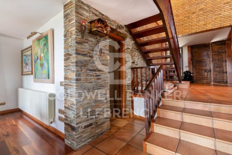 House for sale in Barcelona, Spain 6 bedrooms, 380 sq.m. No. 160431 - photo 13