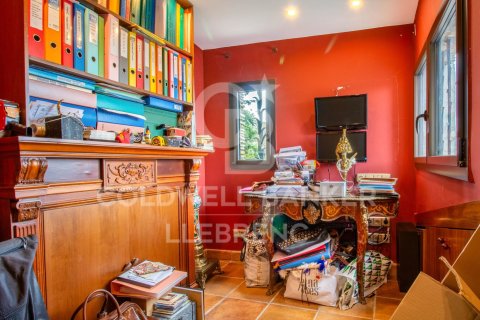 House for sale in Barcelona, Spain 6 bedrooms, 380 sq.m. No. 160431 - photo 27