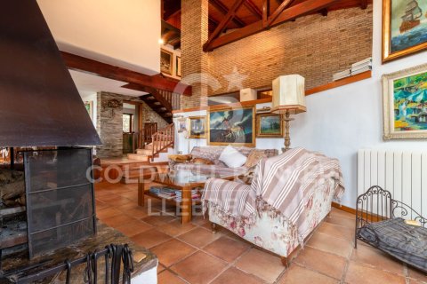 House for sale in Barcelona, Spain 6 bedrooms, 380 sq.m. No. 160431 - photo 6