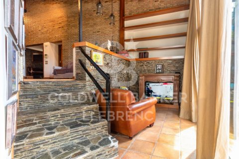 House for sale in Barcelona, Spain 6 bedrooms, 380 sq.m. No. 160431 - photo 9