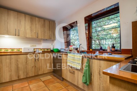 House for sale in Barcelona, Spain 6 bedrooms, 380 sq.m. No. 160431 - photo 21