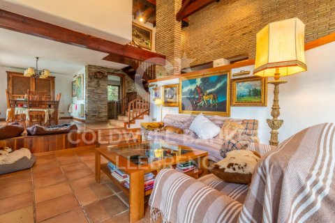 House for sale in Barcelona, Spain 6 bedrooms, 380 sq.m. No. 160431 - photo 7