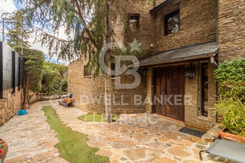 House for sale in Barcelona, Spain 6 bedrooms, 380 sq.m. No. 160431 - photo 2