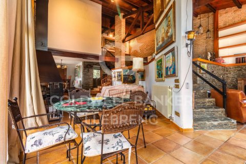 House for sale in Barcelona, Spain 6 bedrooms, 380 sq.m. No. 160431 - photo 8