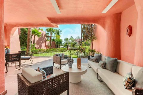 Apartment à vendre à Estepona, Malaga, Espagne, 3 chambres,  No. 159454 - photo 5