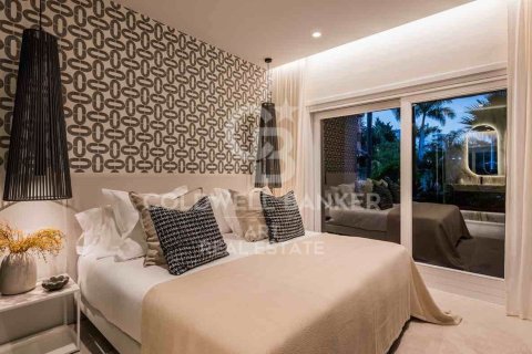 Apartment à vendre à Estepona, Malaga, Espagne, 3 chambres,  No. 159454 - photo 19