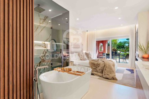 Apartment à vendre à Estepona, Malaga, Espagne, 3 chambres,  No. 159454 - photo 27