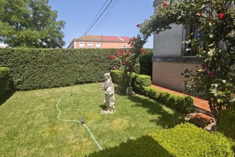 Сasa en venta en León, España 6 dormitorios, 250 m2 No. 188365 - foto 5