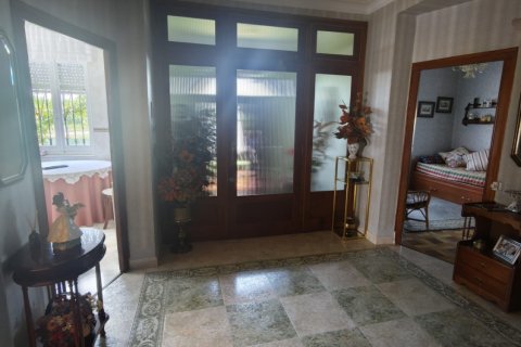 Сasa en venta en León, España 6 dormitorios, 250 m2 No. 188365 - foto 9