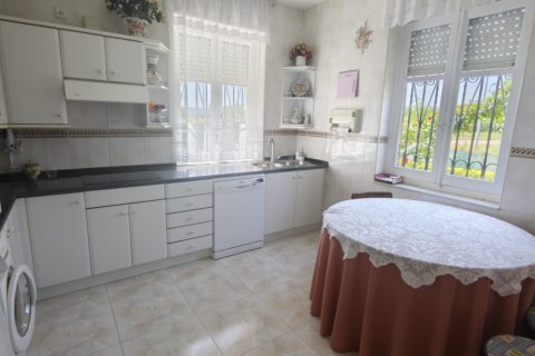 Сasa en venta en León, España 6 dormitorios, 250 m2 No. 188365 - foto 12