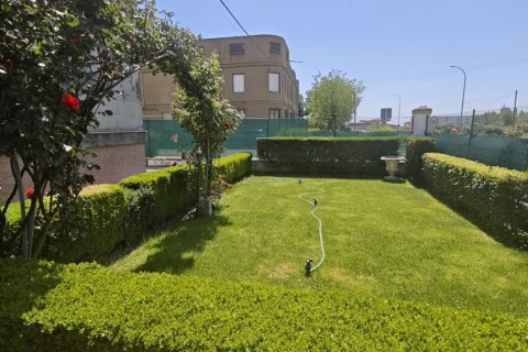 Сasa en venta en León, España 6 dormitorios, 250 m2 No. 188365 - foto 4