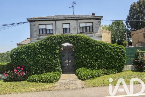 Сasa en venta en León, España 6 dormitorios, 250 m2 No. 188365 - foto 2