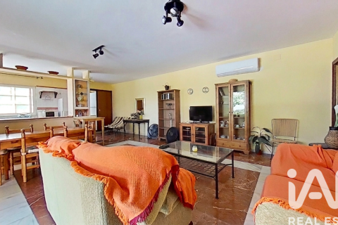 House for sale in Dos Hermanas, Seville, Spain 5 bedrooms, 316 sq.m. No. 188363 - photo 6