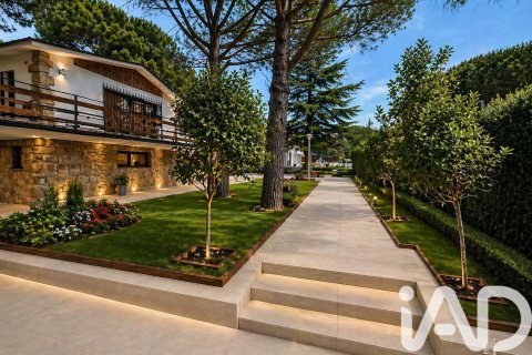 Apartment for sale in Manzanares el Real, Madrid, Spain 3 bedrooms, 194 sq.m. No. 188366 - photo 3