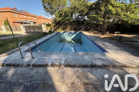 Apartment for sale in Manzanares el Real, Madrid, Spain 3 bedrooms, 194 sq.m. No. 188366 - photo 5