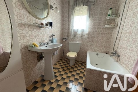 Apartment for sale in Manzanares el Real, Madrid, Spain 3 bedrooms, 194 sq.m. No. 188366 - photo 18