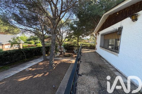Apartment for sale in Manzanares el Real, Madrid, Spain 3 bedrooms, 194 sq.m. No. 188366 - photo 23