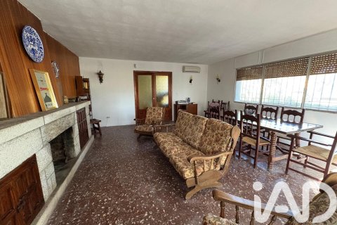 Apartment for sale in Manzanares el Real, Madrid, Spain 3 bedrooms, 194 sq.m. No. 188366 - photo 10