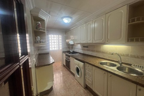 Apartment for rent Alicante, Spain 2 bedrooms, 72 sq.m. No. 139992 - photo 2
