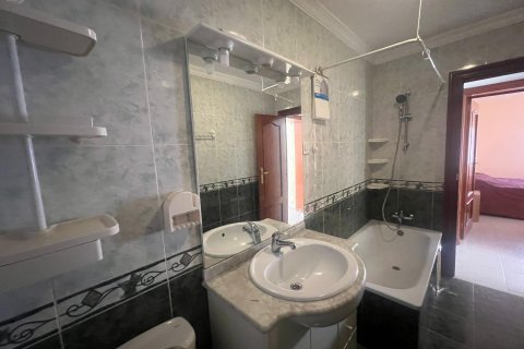 Apartment for rent Alicante, Spain 2 bedrooms, 72 sq.m. No. 139992 - photo 14