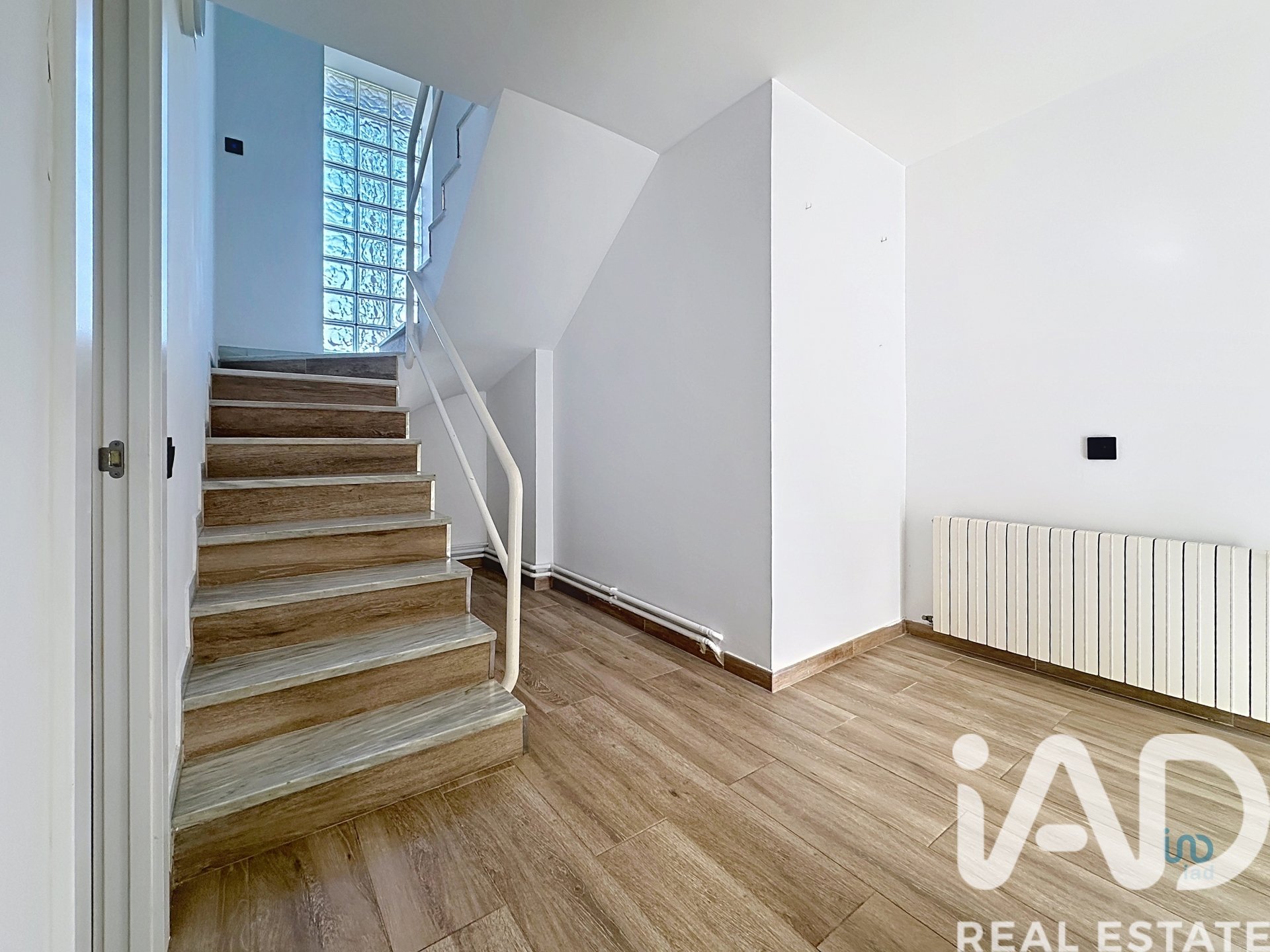House à Abrera, Barcelona, Espagne 4 chambres, 294 m2 No. 172467