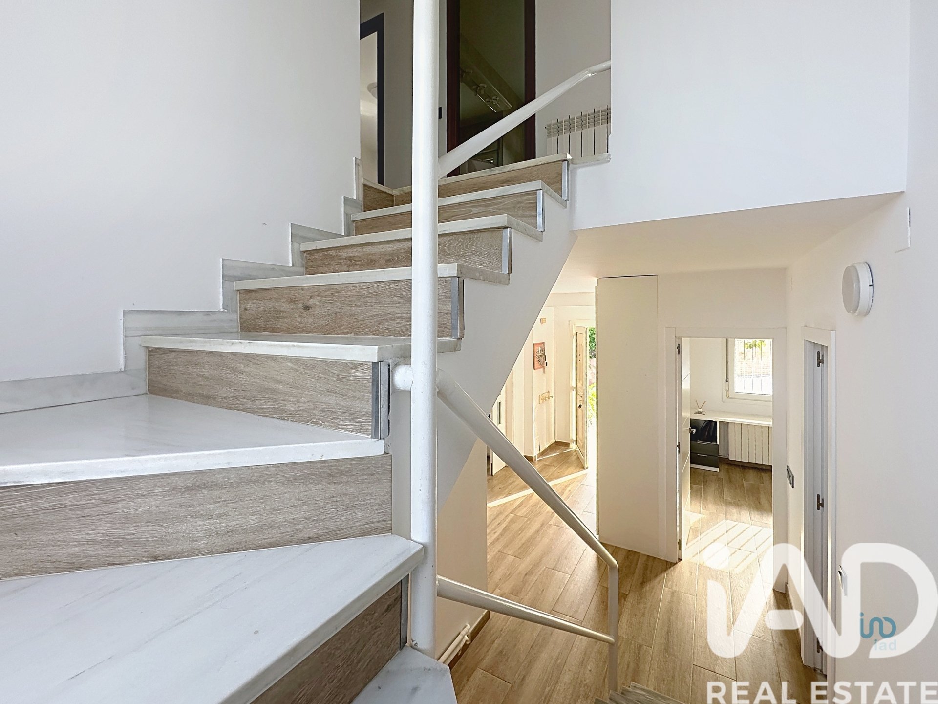 House à Abrera, Barcelona, Espagne 4 chambres, 294 m2 No. 172467