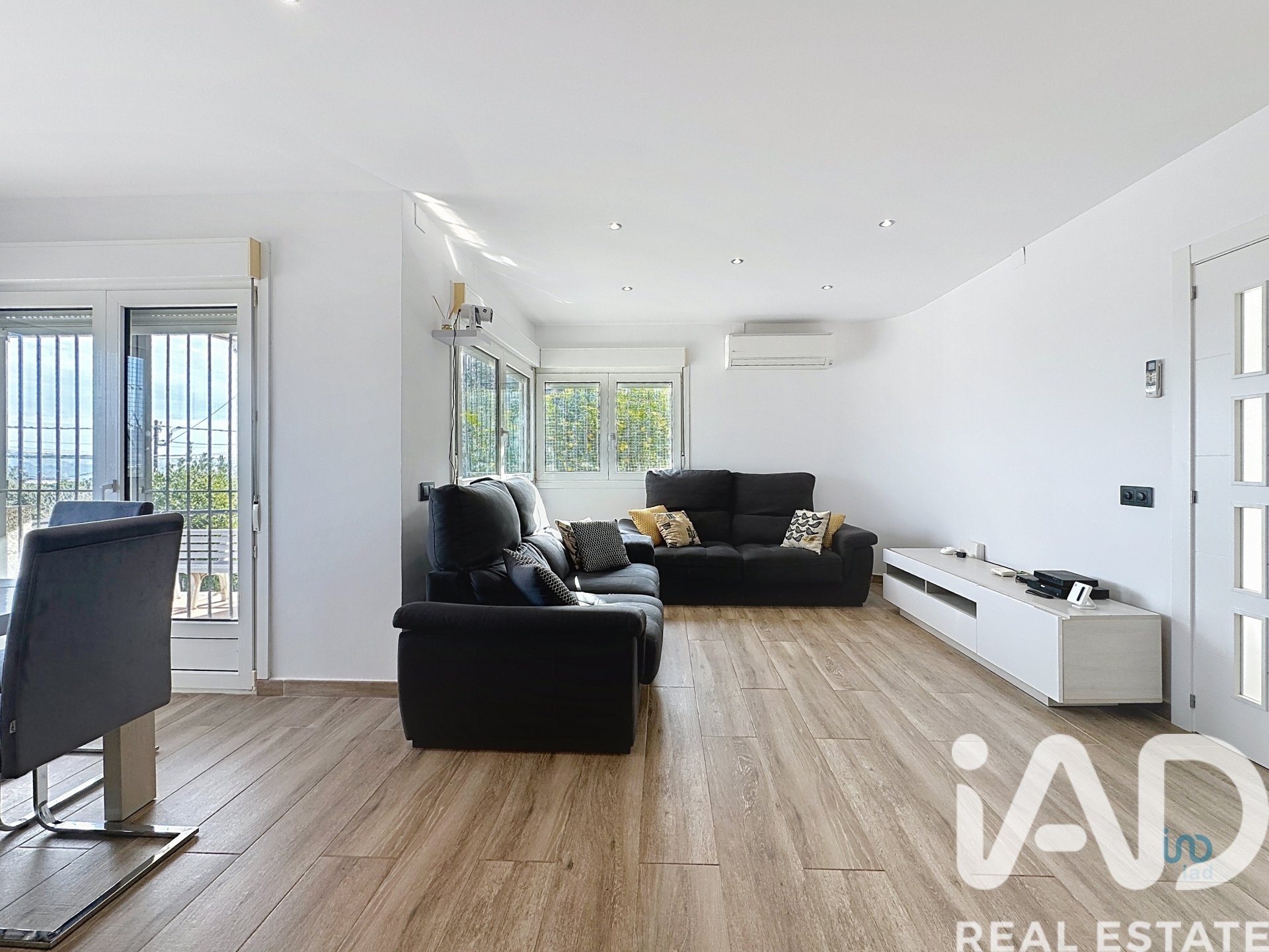 House à Abrera, Barcelona, Espagne 4 chambres, 294 m2 No. 172467