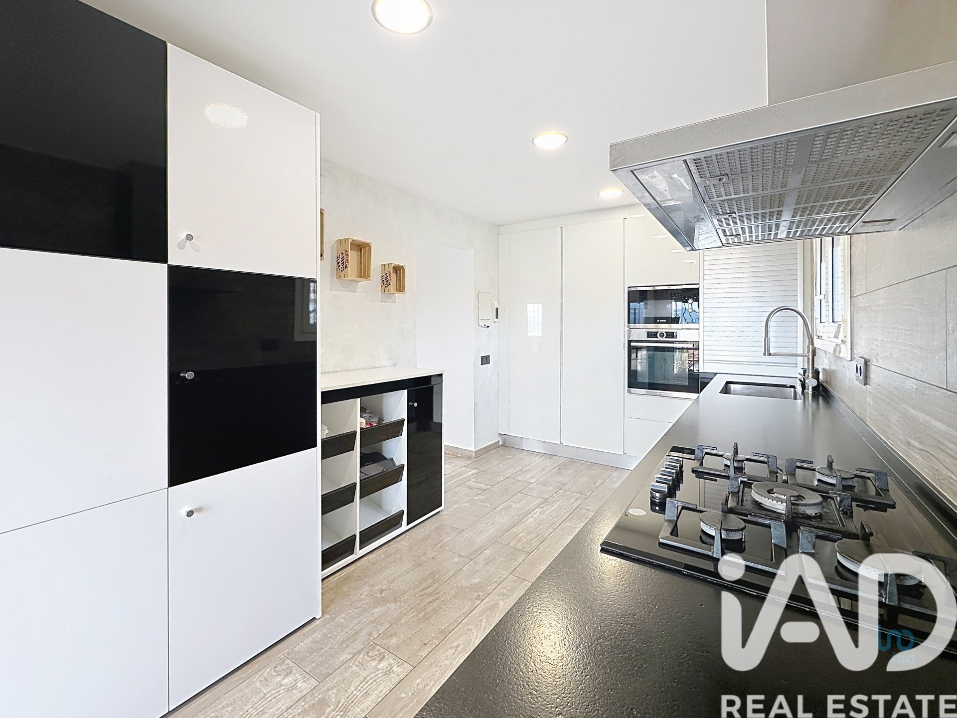 House à Abrera, Barcelona, Espagne 4 chambres, 294 m2 No. 172467
