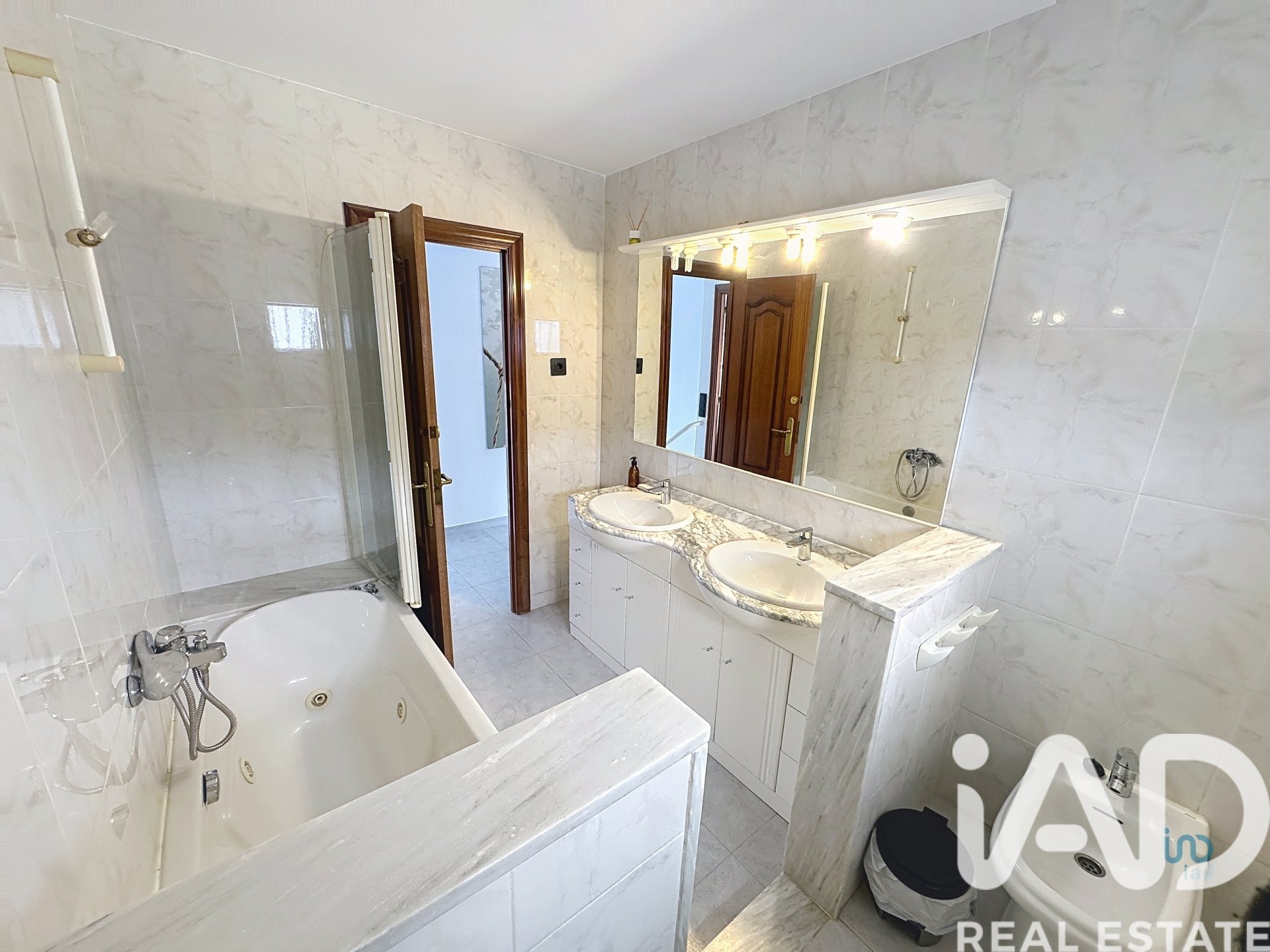 House à Abrera, Barcelona, Espagne 4 chambres, 294 m2 No. 172467