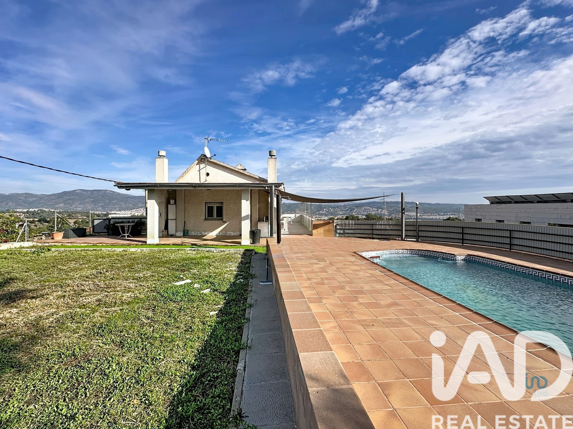 House à Abrera, Barcelona, Espagne 4 chambres, 294 m2 No. 172467