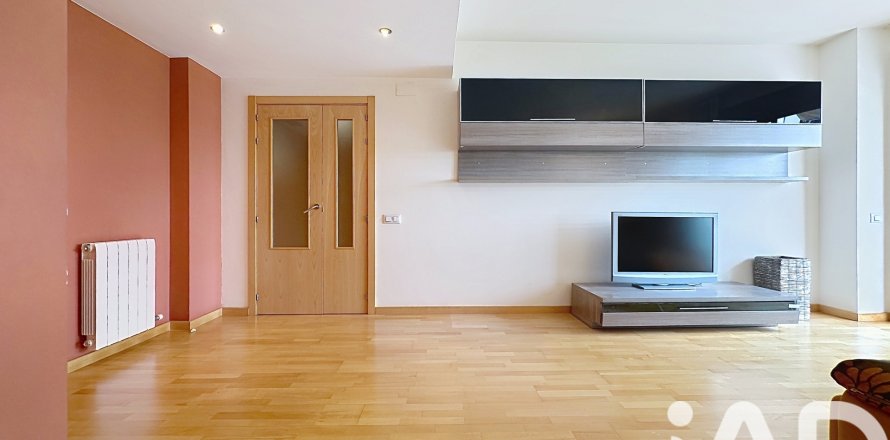 Apartment in Sabadell, Barcelona, Spain 2 bedrooms, 99 sq.m. No. 172463