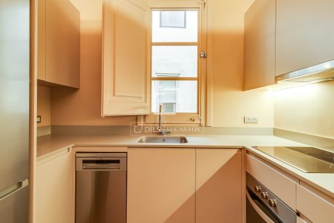 Huoneisto myytävänä Barcelona, Espanja, 1 makuuhuone, 66 m2 No. 166794 - kuva 9