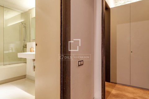 Huoneisto myytävänä Barcelona, Espanja, 1 makuuhuone, 66 m2 No. 166794 - kuva 16
