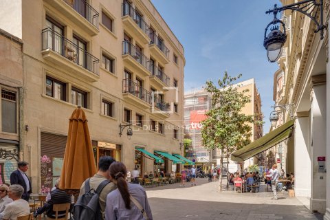 Huoneisto myytävänä Barcelona, Espanja, 1 makuuhuone, 66 m2 No. 166794 - kuva 20