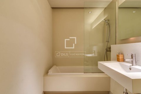 Huoneisto myytävänä Barcelona, Espanja, 1 makuuhuone, 66 m2 No. 166794 - kuva 14