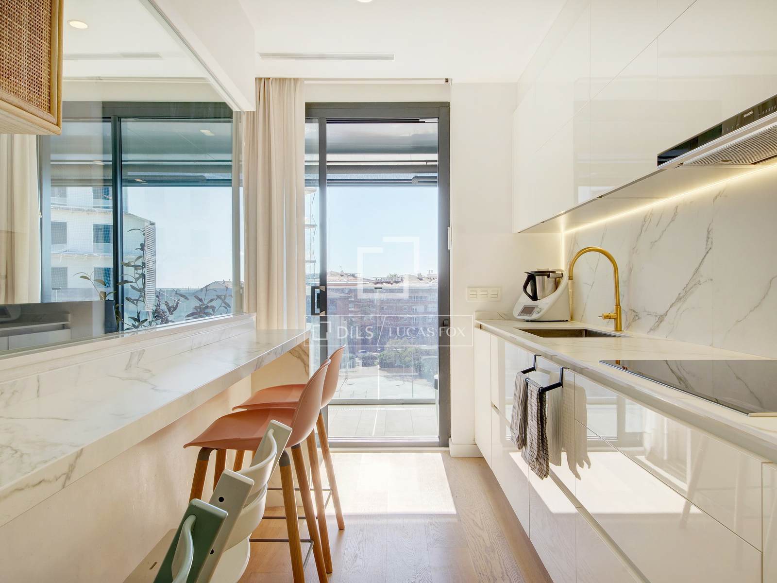 Dzīvoklis Sant Just Desvern, Barcelona, Spānijā 4 istabas, 133 m2 Nr. 166798