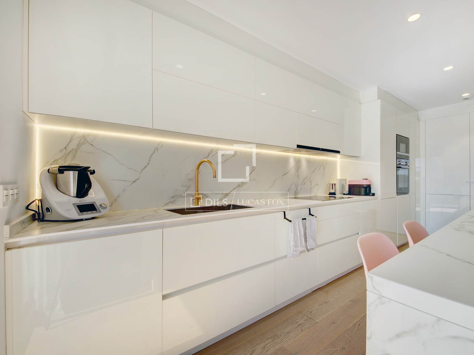 Dzīvoklis Sant Just Desvern, Barcelona, Spānijā 4 istabas, 133 m2 Nr. 166798