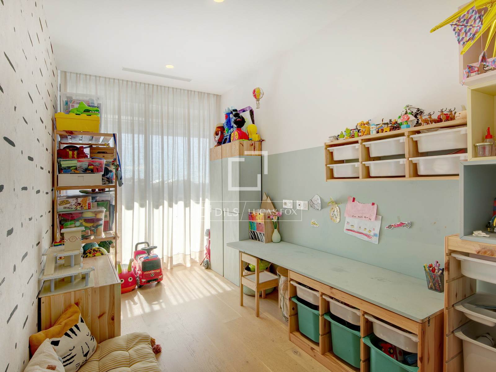 Dzīvoklis Sant Just Desvern, Barcelona, Spānijā 4 istabas, 133 m2 Nr. 166798
