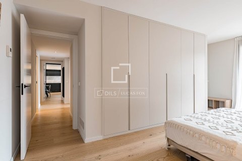 Apartament w Barcelona, Hiszpania 3 sypialnie, 123 mkw. nr 166796 – zdjęcie 23