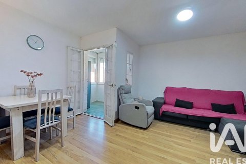 Apartment in Reus, Tarragona, Spain 3 bedrooms, 67 sq.m. No. 185024