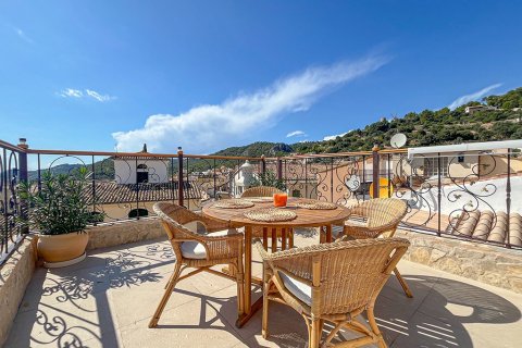 Villa en venta en Andratx, Mallorca, España 5 dormitorios, 182 m2 No. 143399 - foto 1