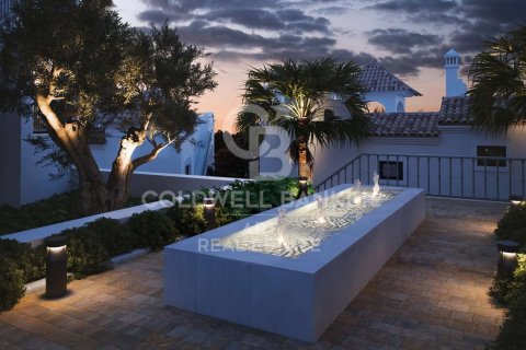 Hus till salu i Estepona, Malaga, Spanien 3 sovrum, 261 kvm. Nr. 158478 - foto 14