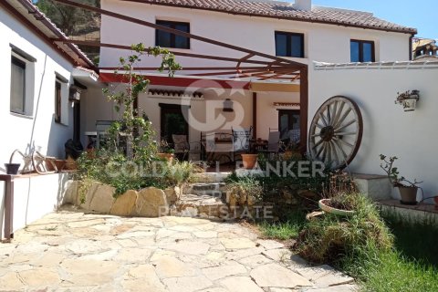 Hus i Casares, Malaga, Spanien 4 sovrum, 200 kvm. Nr. 158473