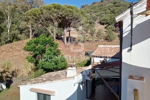House for sale in Casares, Malaga, Spain 4 bedrooms, 200 sq.m. No. 158473 - photo 4