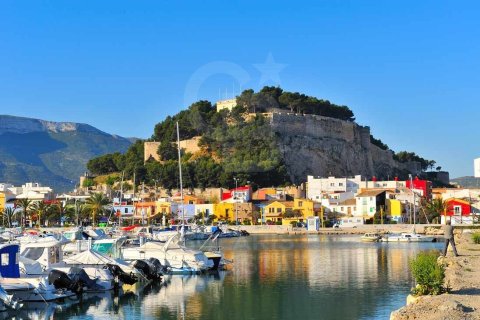 Villa till salu i Denia, Alicante, Spanien 4 sovrum, 217 kvm. Nr. 158476 - foto 9
