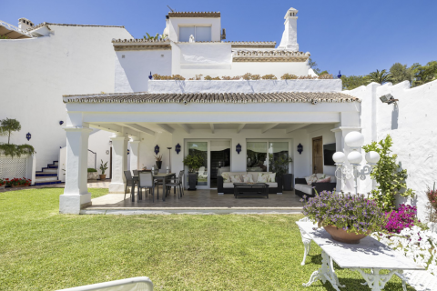 Townhouse for sale Nueva Andalucia, Malaga, Spain 4 bedrooms, 255 sq.m. No. 109653 - photo 28