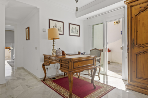 Townhouse for sale Nueva Andalucia, Malaga, Spain 4 bedrooms, 255 sq.m. No. 109653 - photo 13